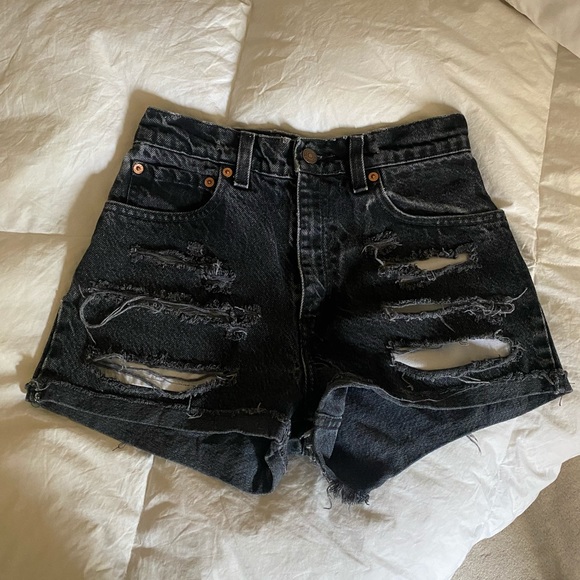 Levi 501 Shorts - Picture 1 of 3